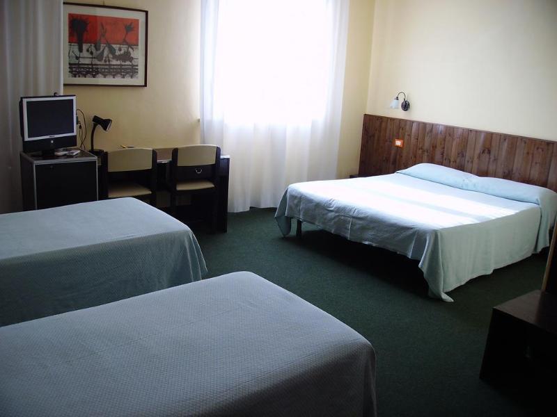 Giappone Inn Parking Hotel Livorno Eksteriør billede