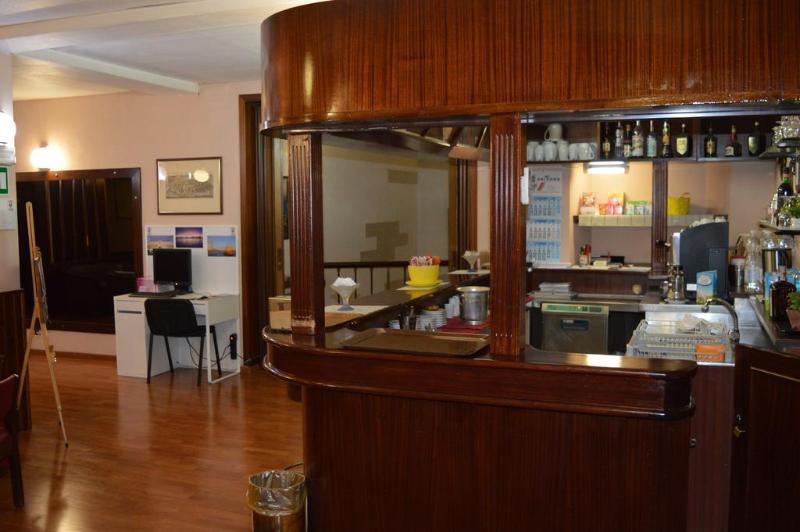 Giappone Inn Parking Hotel Livorno Eksteriør billede