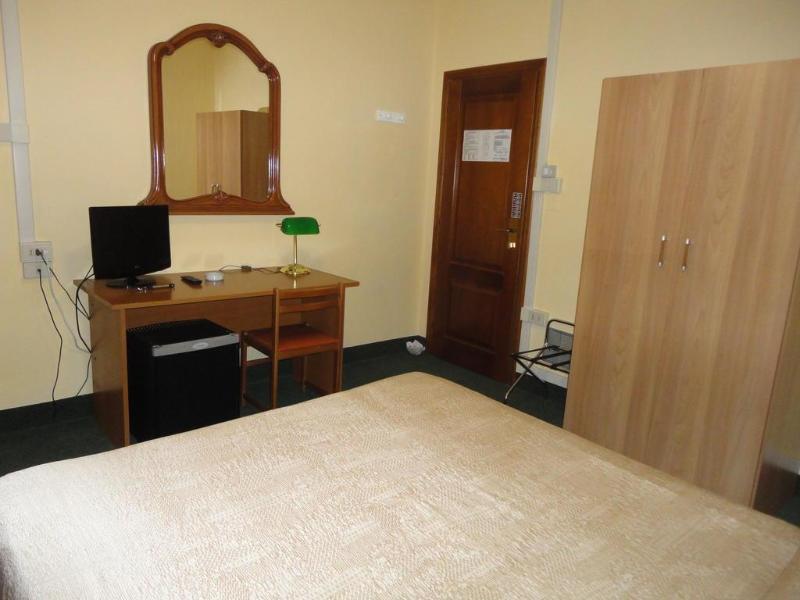Giappone Inn Parking Hotel Livorno Eksteriør billede