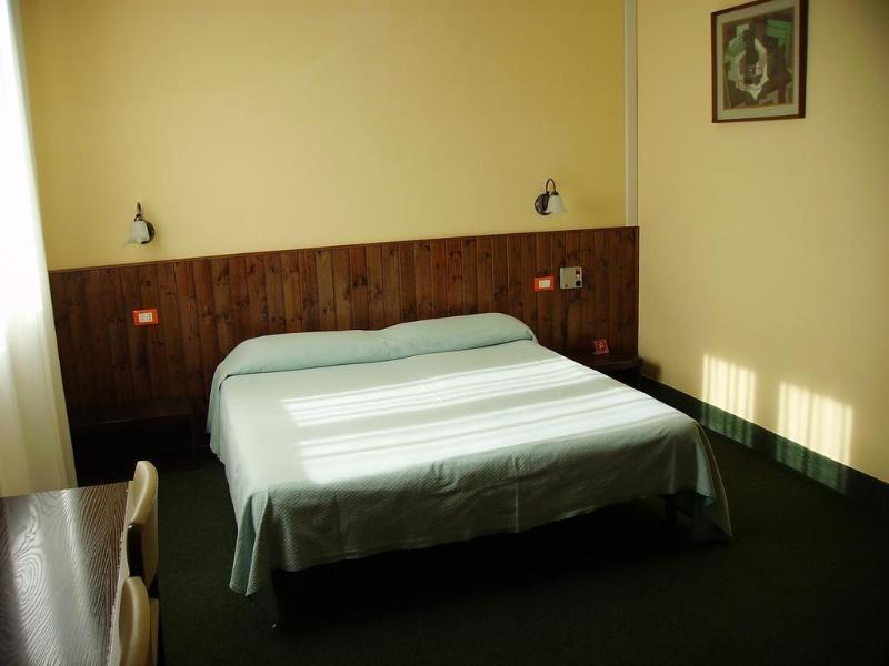 Giappone Inn Parking Hotel Livorno Eksteriør billede