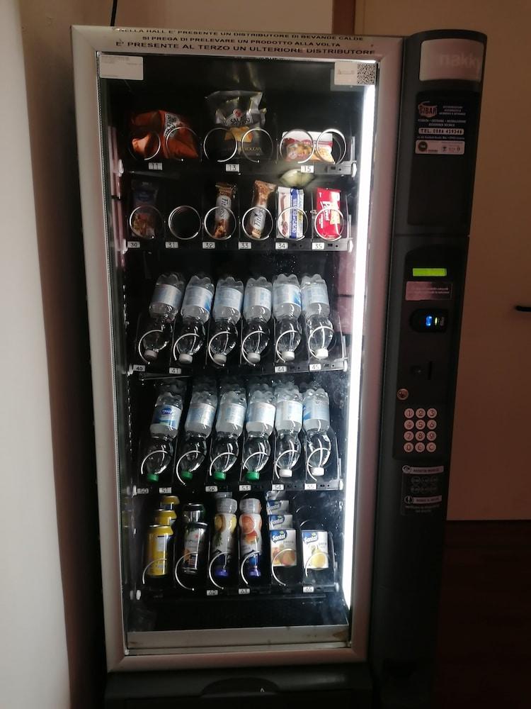 Giappone Inn Parking Hotel Livorno Eksteriør billede