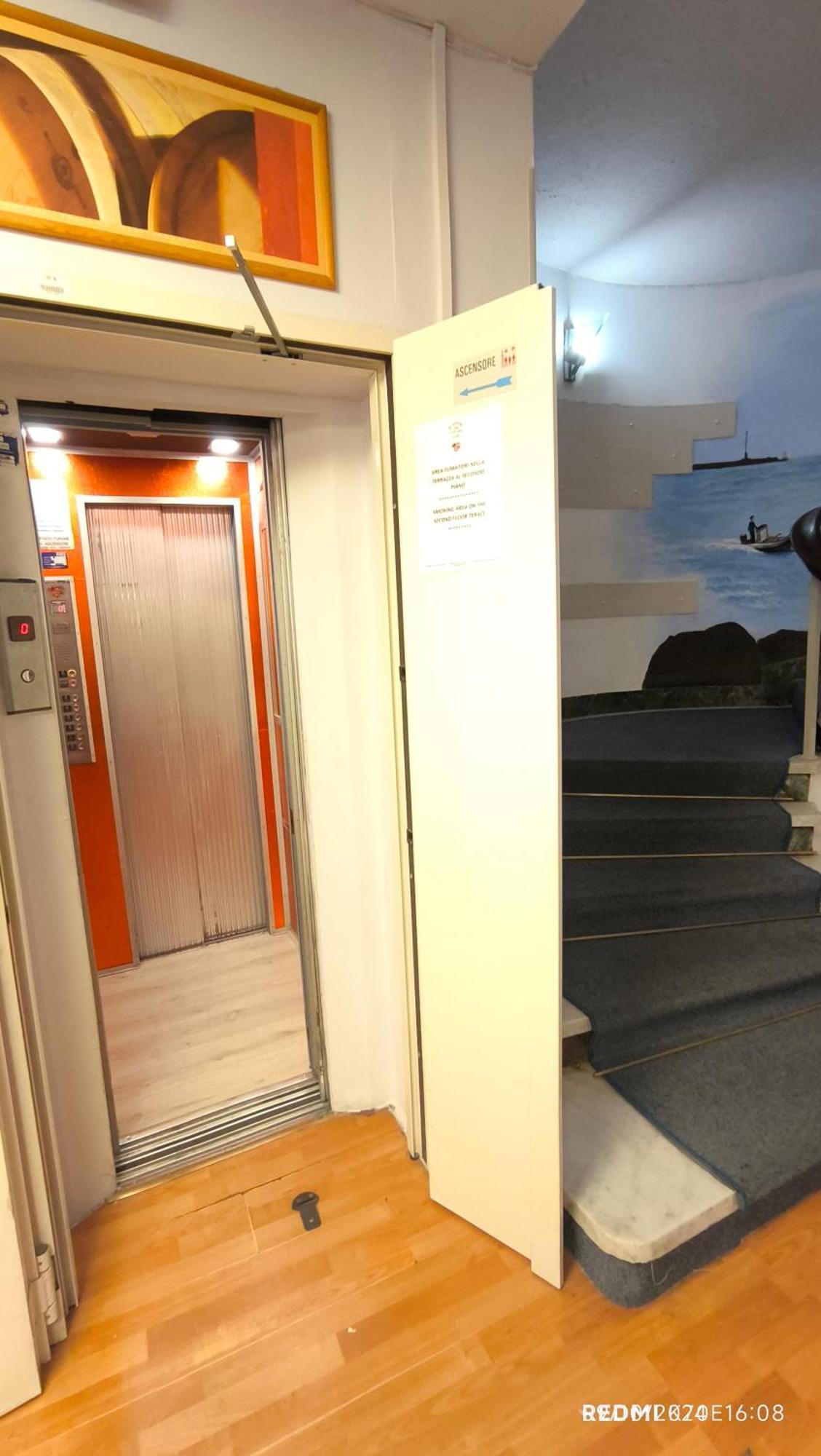 Giappone Inn Parking Hotel Livorno Eksteriør billede