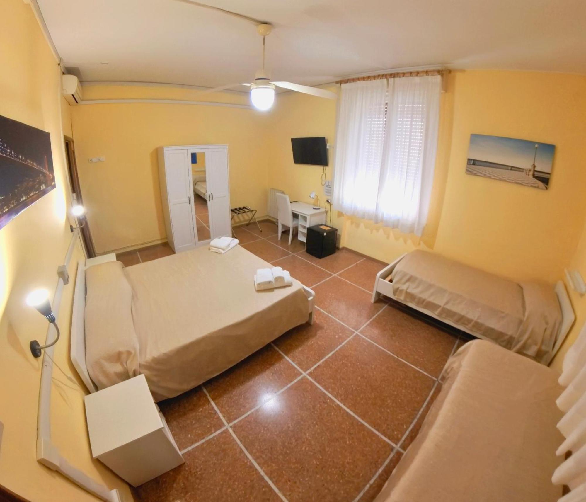 Giappone Inn Parking Hotel Livorno Eksteriør billede