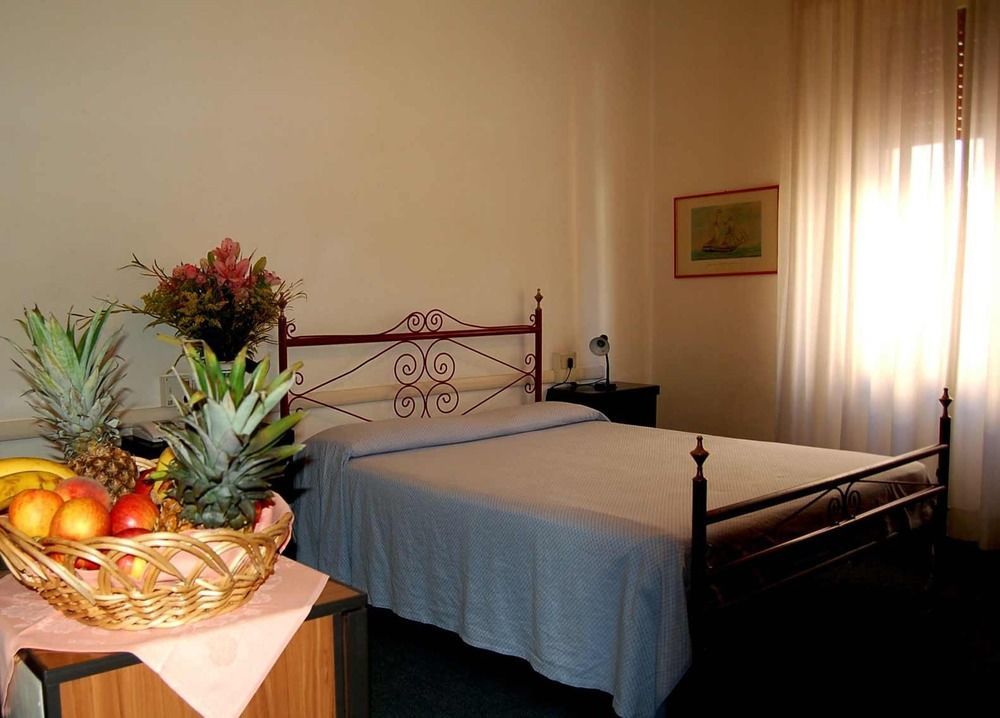 Giappone Inn Parking Hotel Livorno Eksteriør billede