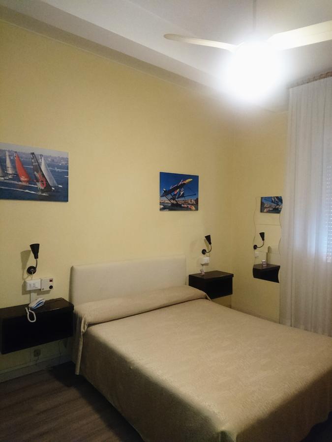 Giappone Inn Parking Hotel Livorno Eksteriør billede