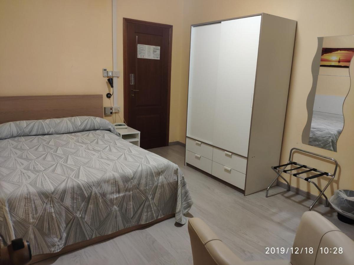 Giappone Inn Parking Hotel Livorno Eksteriør billede