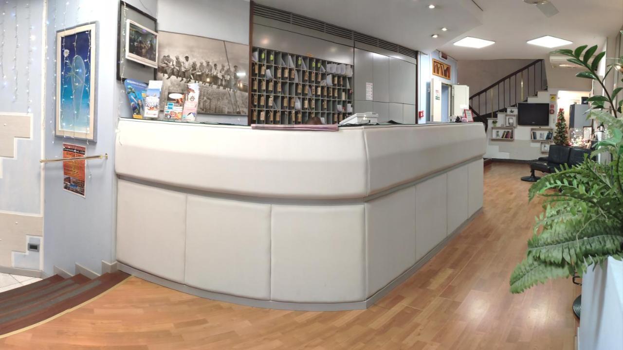 Giappone Inn Parking Hotel Livorno Eksteriør billede