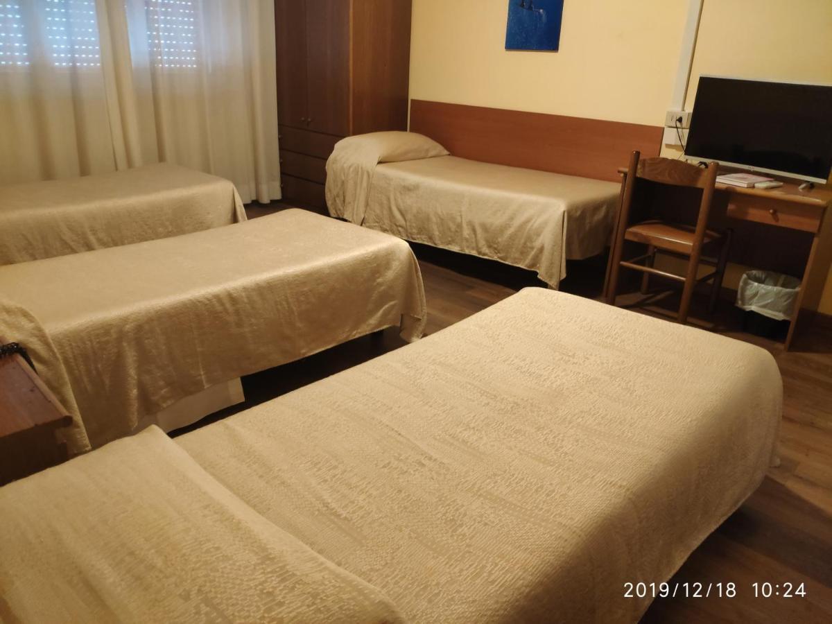 Giappone Inn Parking Hotel Livorno Eksteriør billede